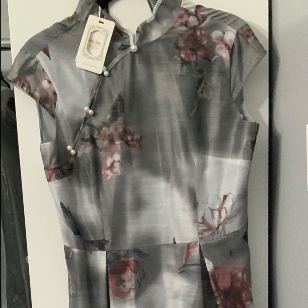 Full skirt midi grey floral dress